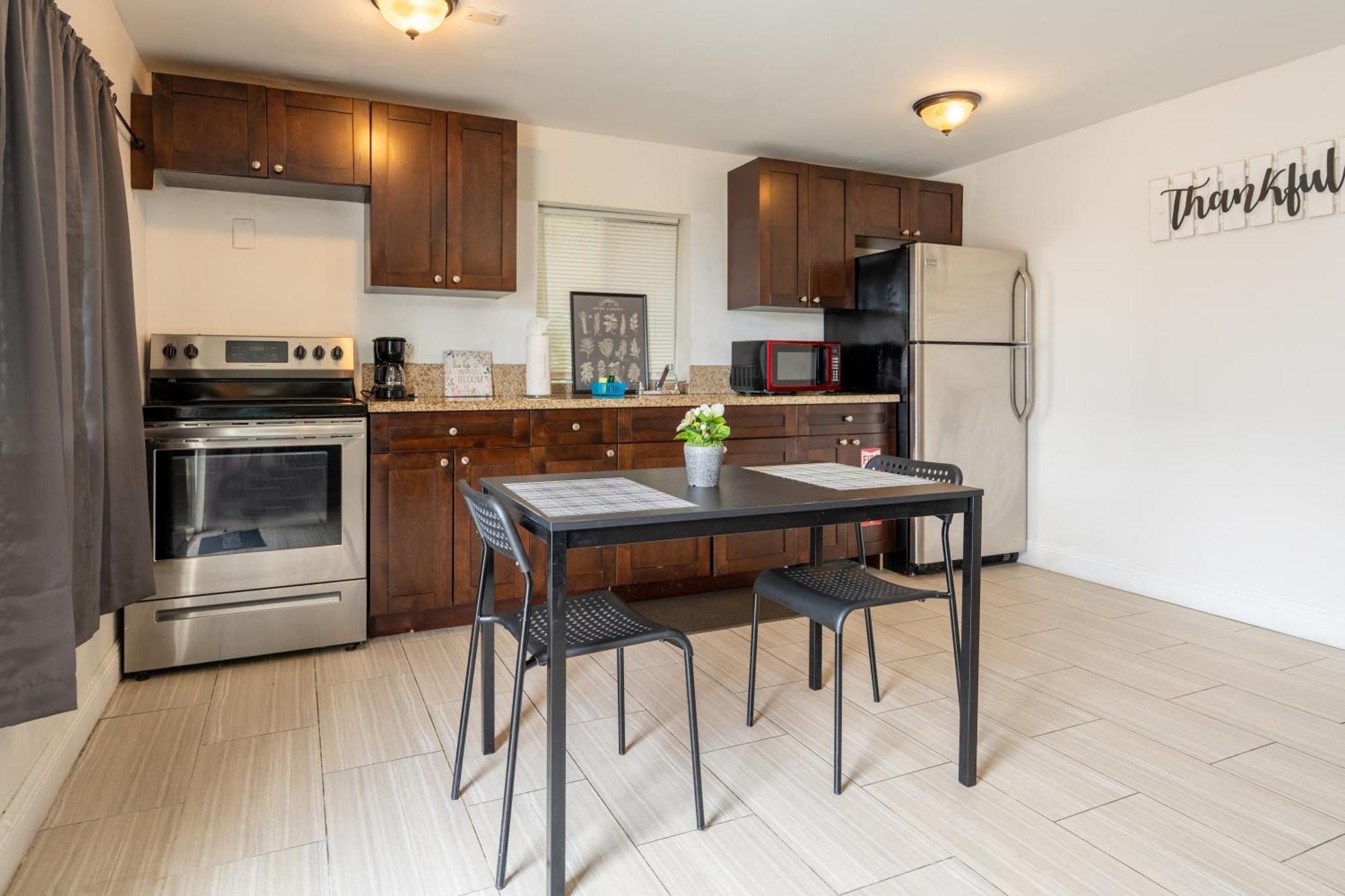 Cozy Private Apts In Hollywood By Hard Rock Casino! Exterior photo