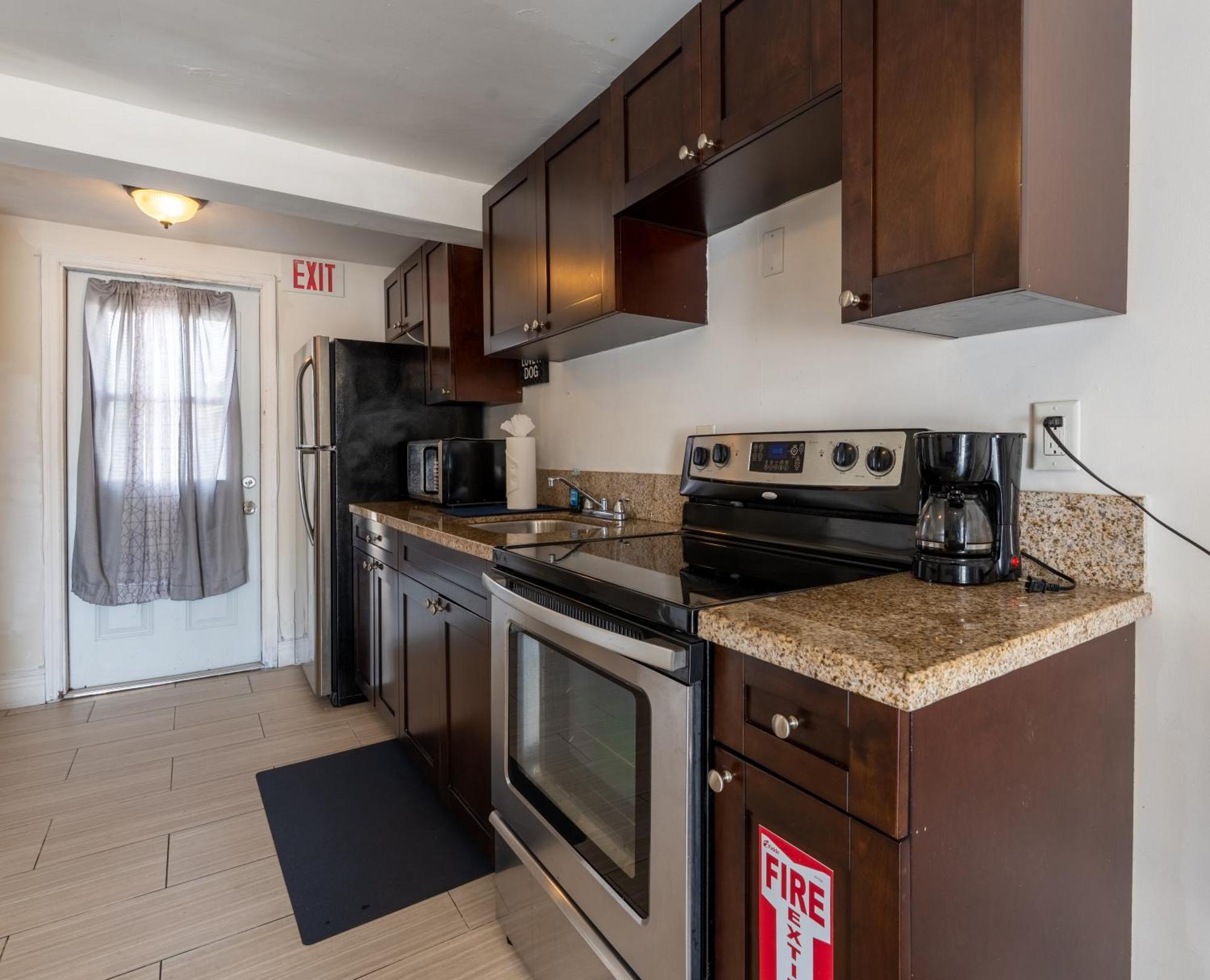 Cozy Private Apts In Hollywood By Hard Rock Casino! Exterior photo
